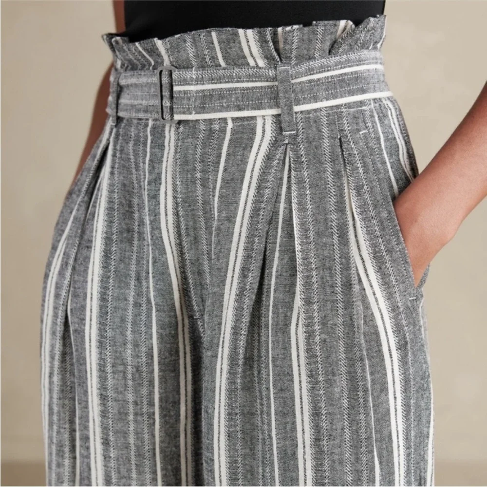 Banana Republic Linen Blend Paperbag Pants in Black Stripes Size 2